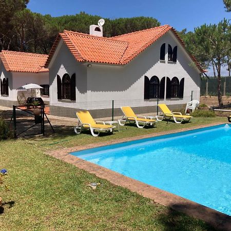 Moradia No Pinhal Com Piscina - Espaco E Privacidade Para As Suas Ferias! Sintra Ngoại thất bức ảnh