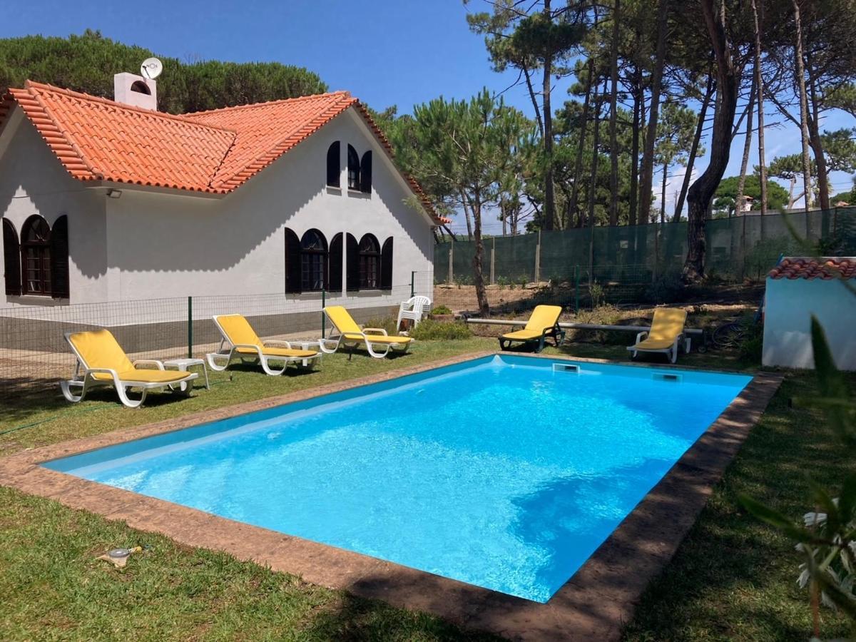 Moradia No Pinhal Com Piscina - Espaco E Privacidade Para As Suas Ferias! Sintra Ngoại thất bức ảnh