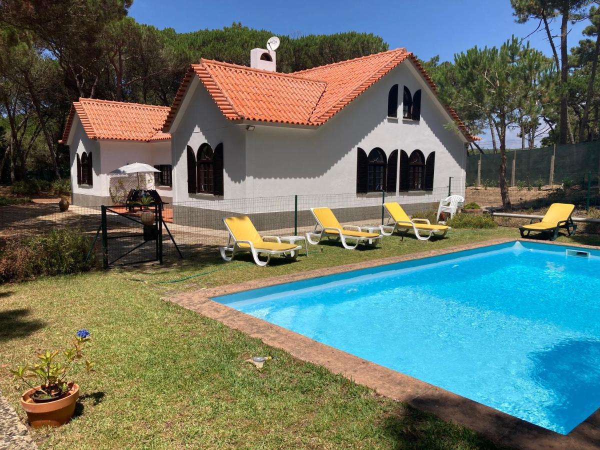 Moradia No Pinhal Com Piscina - Espaco E Privacidade Para As Suas Ferias! Sintra Ngoại thất bức ảnh